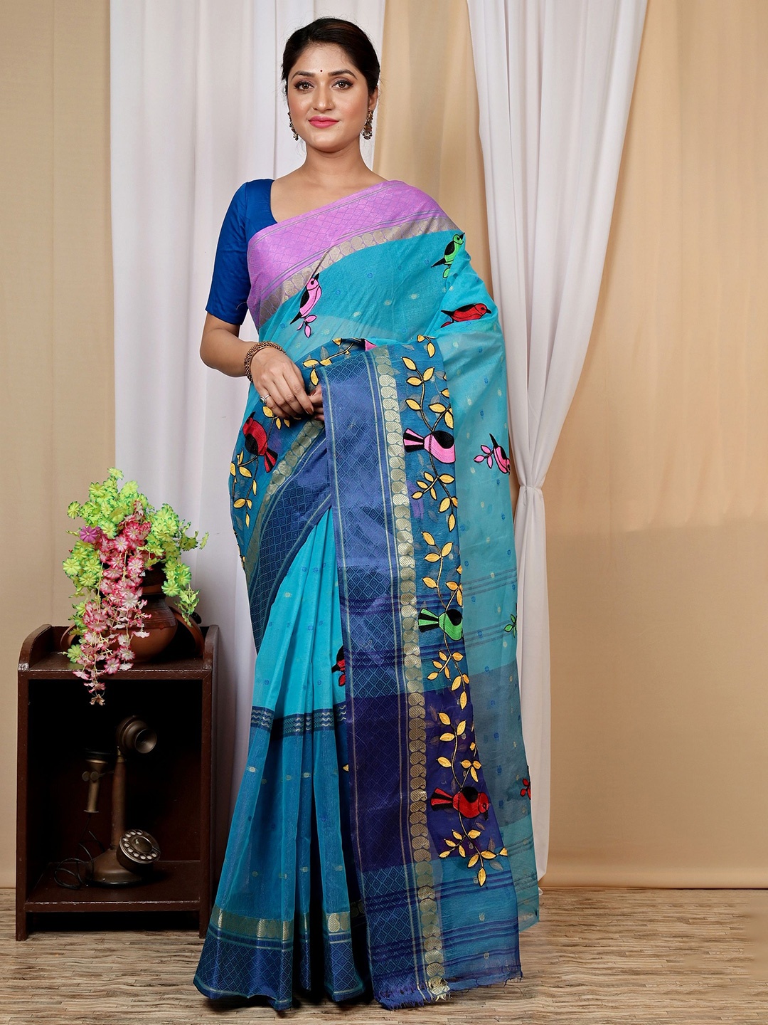 

DipDiya Woven Design Zari Pure Cotton Taant Saree, Sea green