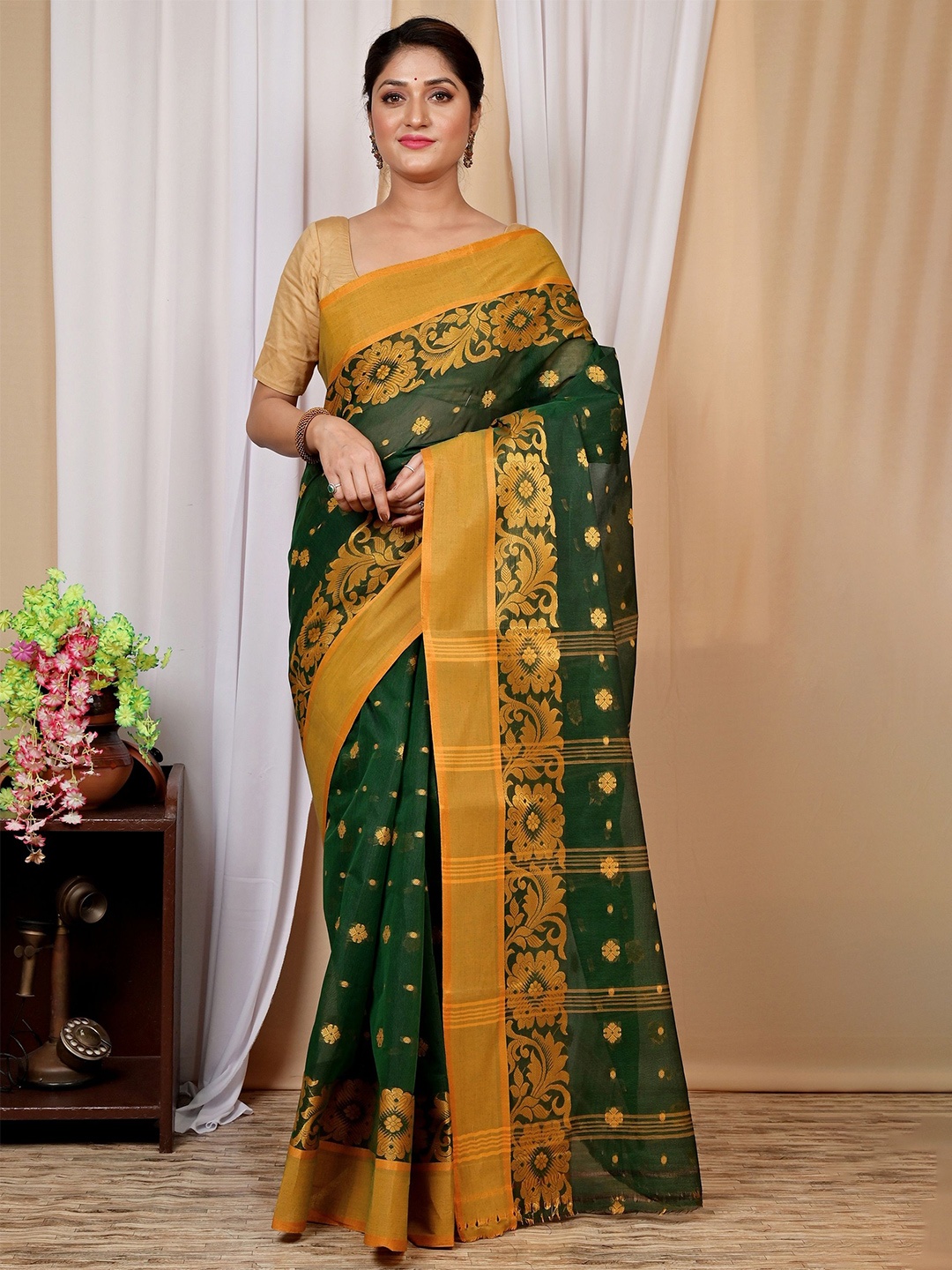 

DipDiya Woven Design Zari Pure Cotton Taant Saree, Green