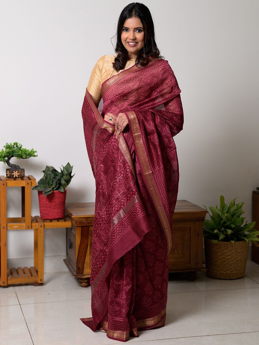 

Weaves of Tradition Dabu Printed Zari Bagru Saree, Maroon