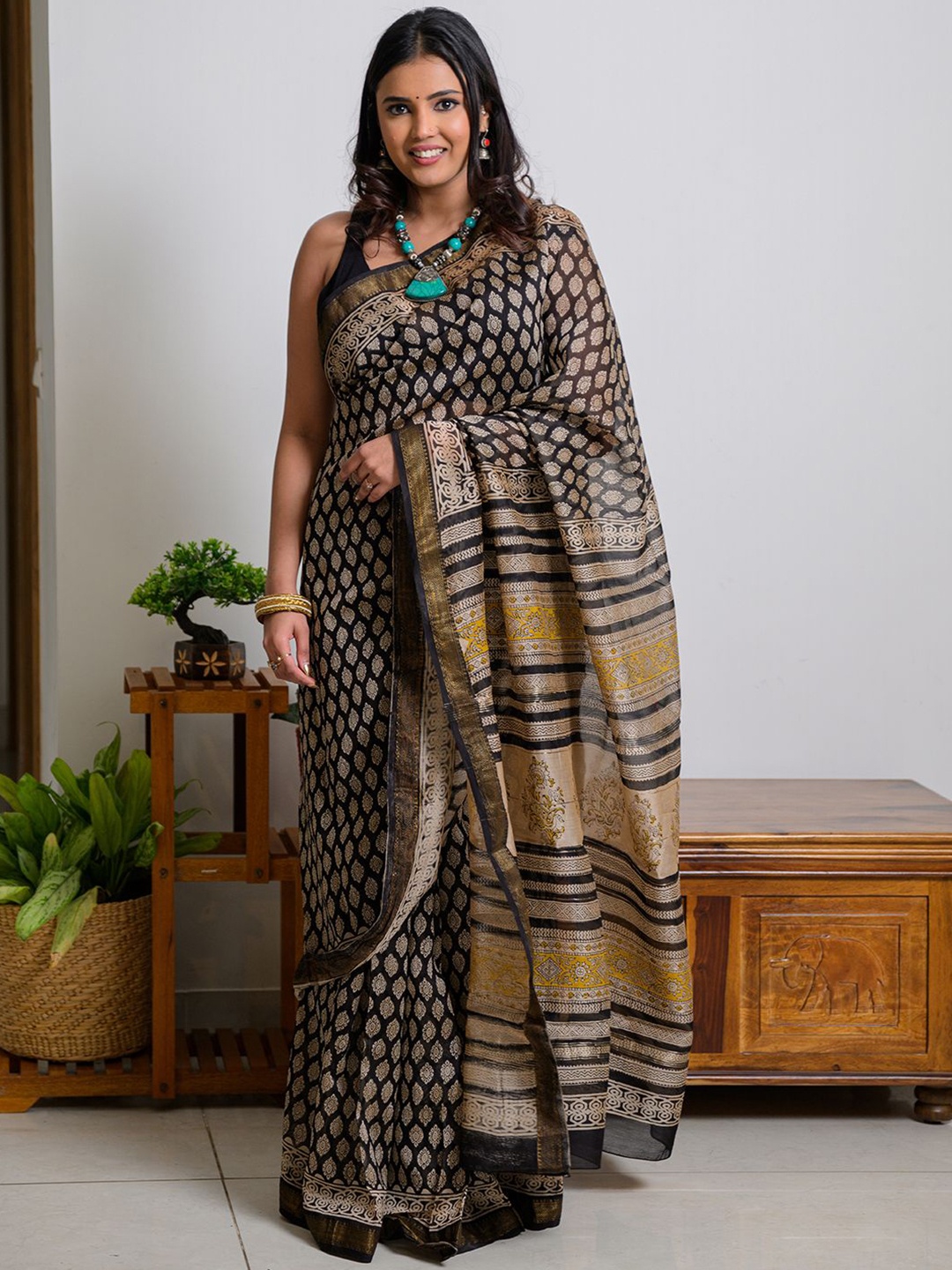 

Weaves of Tradition Dabu Zari Maheshwari Saree, Black