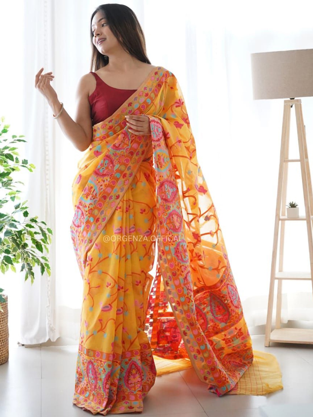 

KALINI Ethnic Motifs Banarasi Saree, Yellow