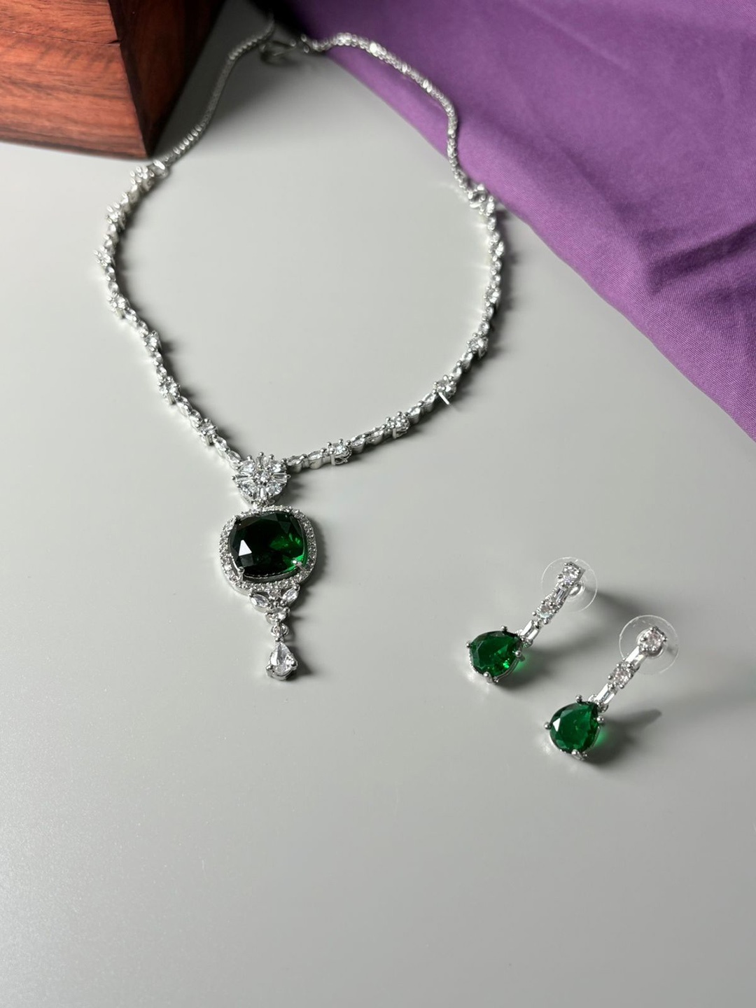 

Niska Silver-Plated American Diamond Studded Jewellery Set