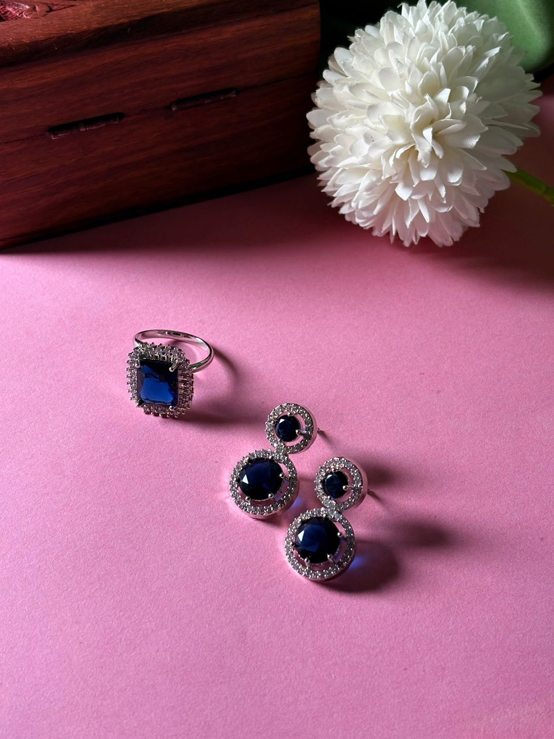 

Niska American Diamond Stone Studded Jewellery Set, Silver