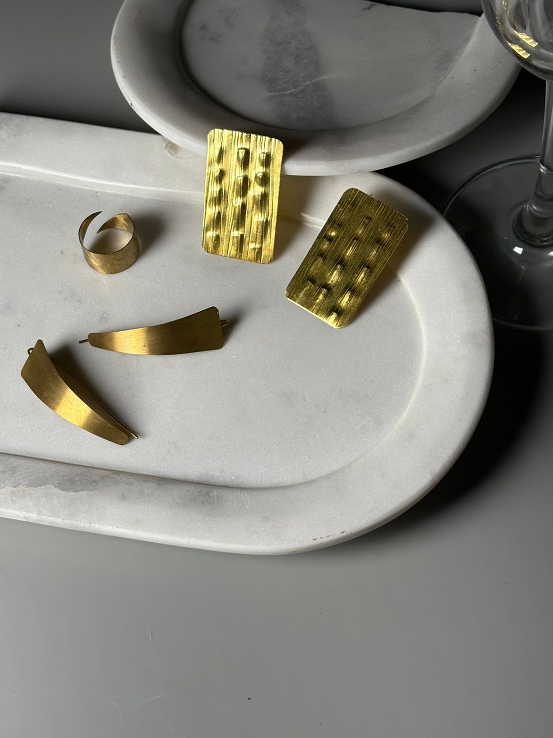 

Niska Gold Plated Textured Jewellery Set