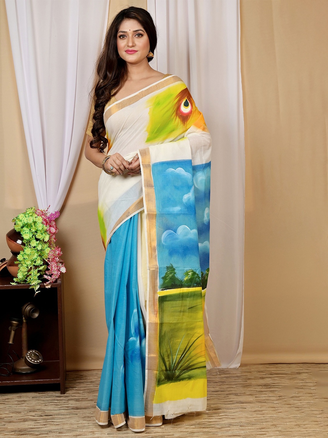 

DipDiya Ethnic Motifs Printed Zari Taant Saree, Off white