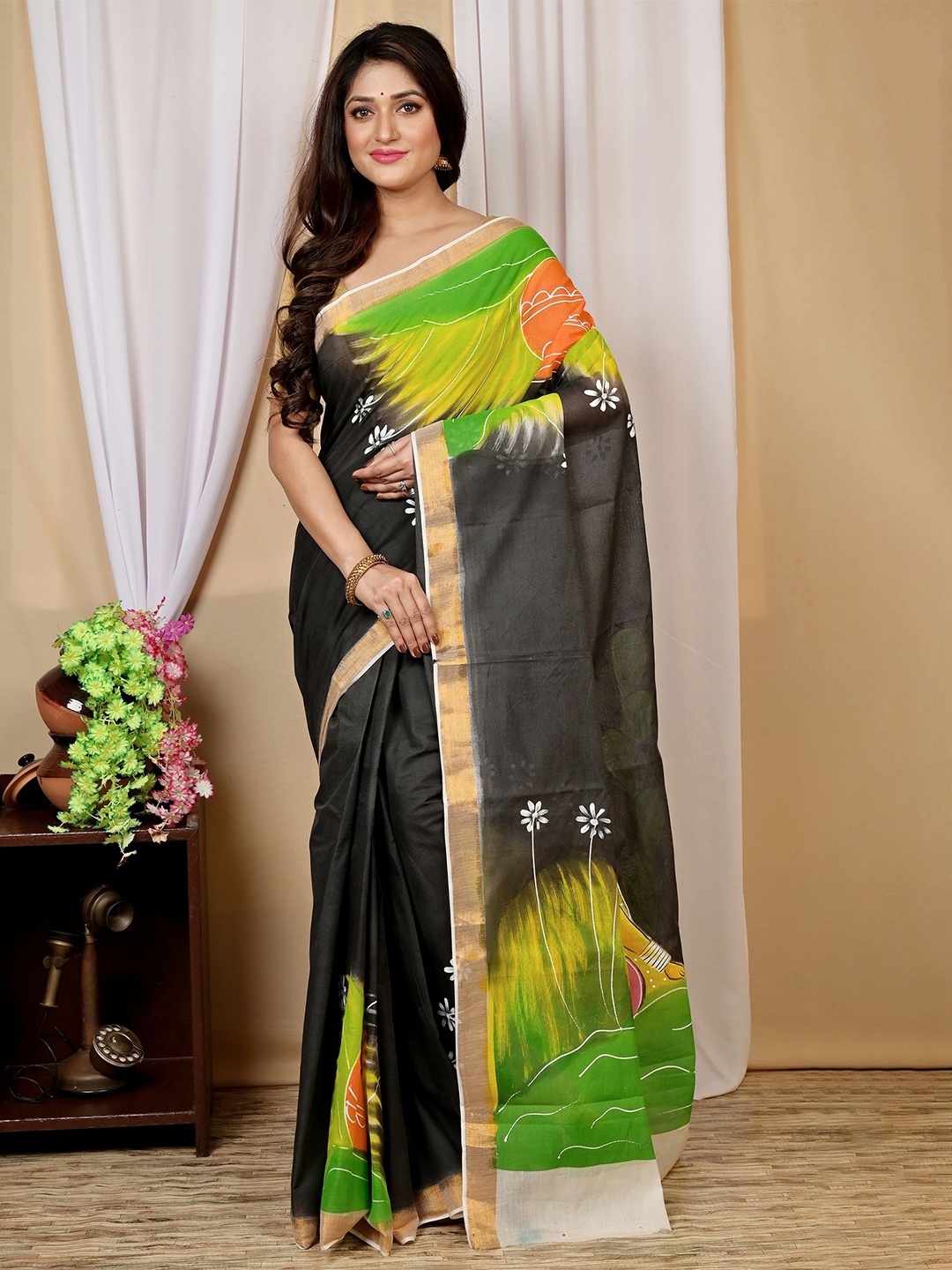 

DipDiya Ethnic Motifs Zari Taant Saree, Black