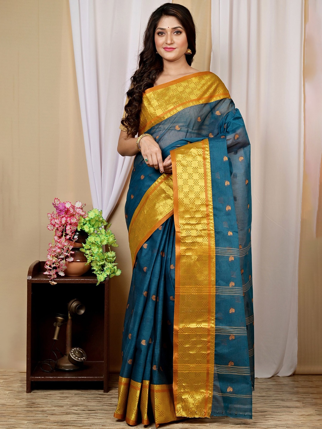 

DipDiya Ethnic Motifs Pure Cotton Taant Saree, Green