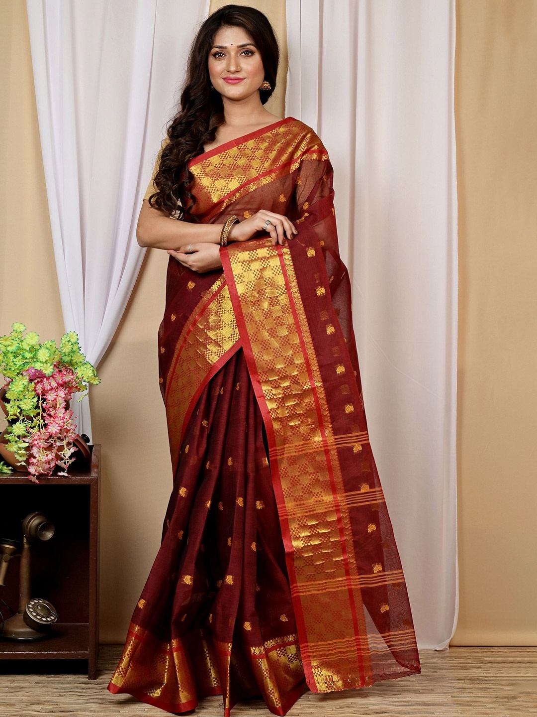 

DipDiya Woven Design Zari Pure Cotton Taant Saree, Brown