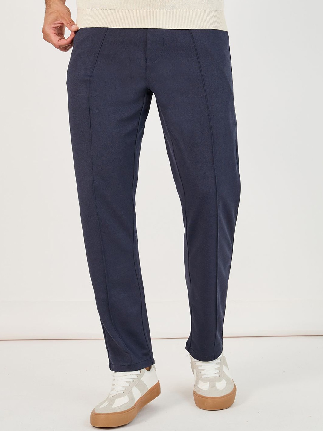 

Styli Men Solid Slim Fit Smart Trousers with Pin Tuck, Navy blue