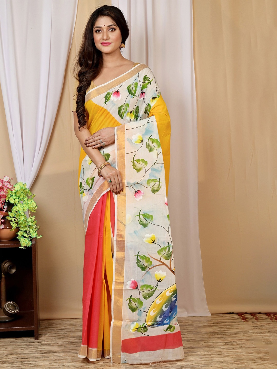 

PuJoy Kalamkari Printed Taant Saree, Yellow