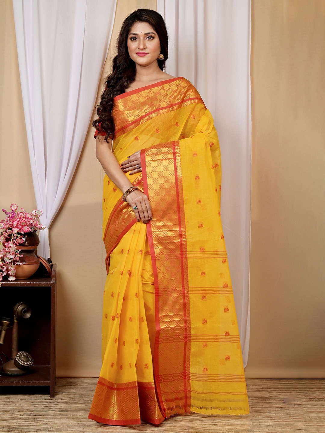 

PuJoy Woven Design Pure Cotton Handloom Taant Saree, Yellow