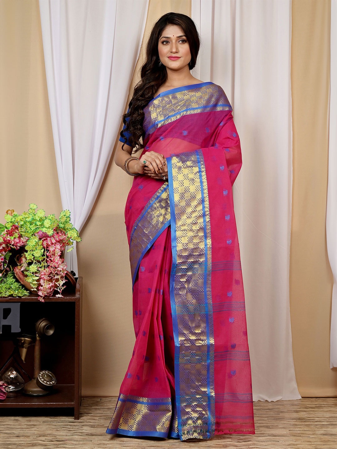 

PuJoy Ethnic Motifs Woven Design Zari Pure Cotton Taant Saree, Pink