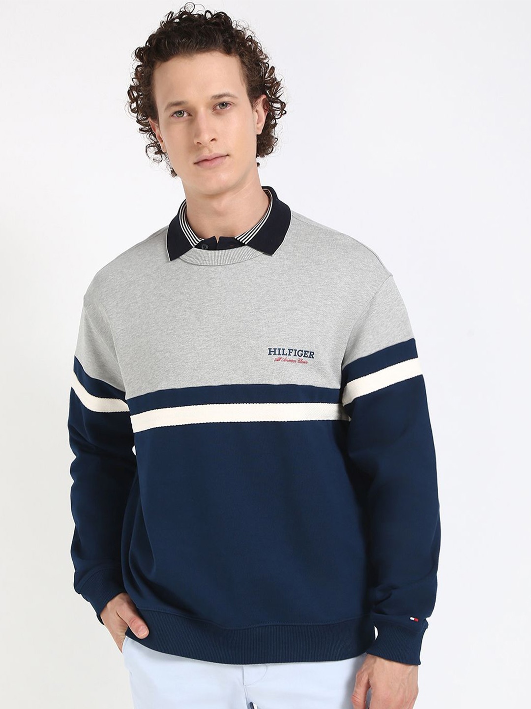 

Tommy Hilfiger Men Colourblocked Pullover, Grey
