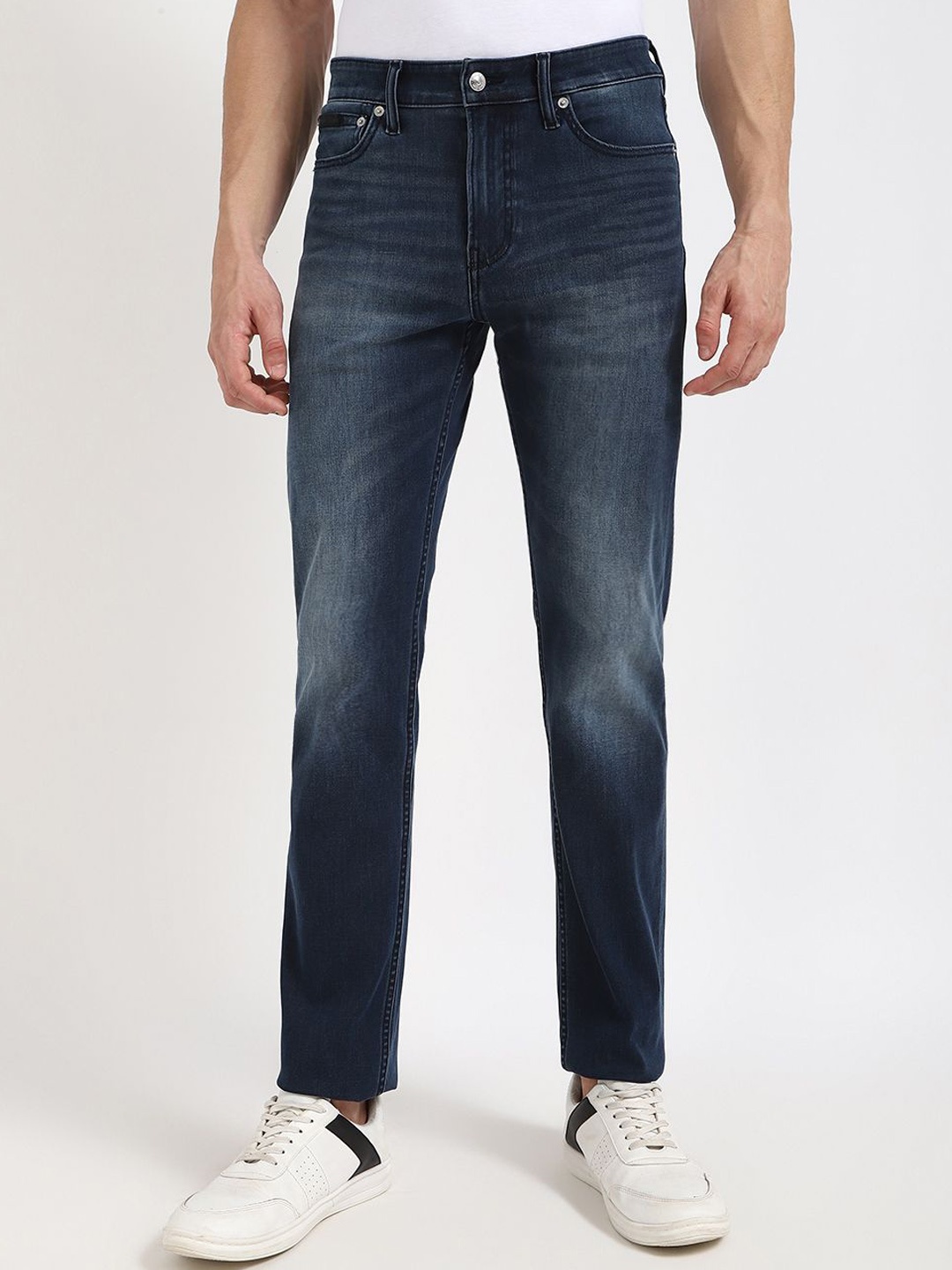 

Calvin Klein Jeans Men Slim Fit Light Fade Jeans, Blue