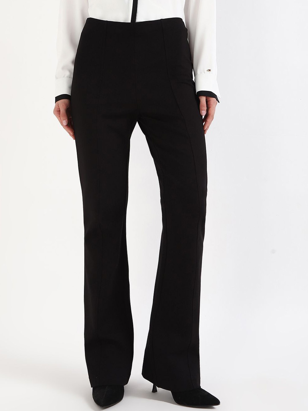 

Calvin Klein Jeans Women Flared Regular Trousers, Black