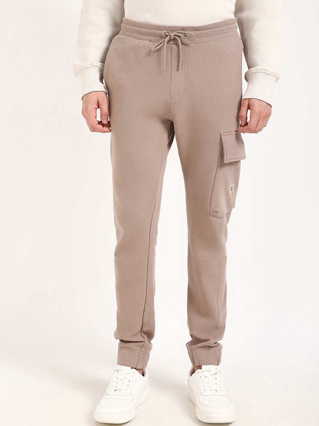 

Calvin Klein Jeans Men Pure Cotton Slim Fit Track Pants, Grey