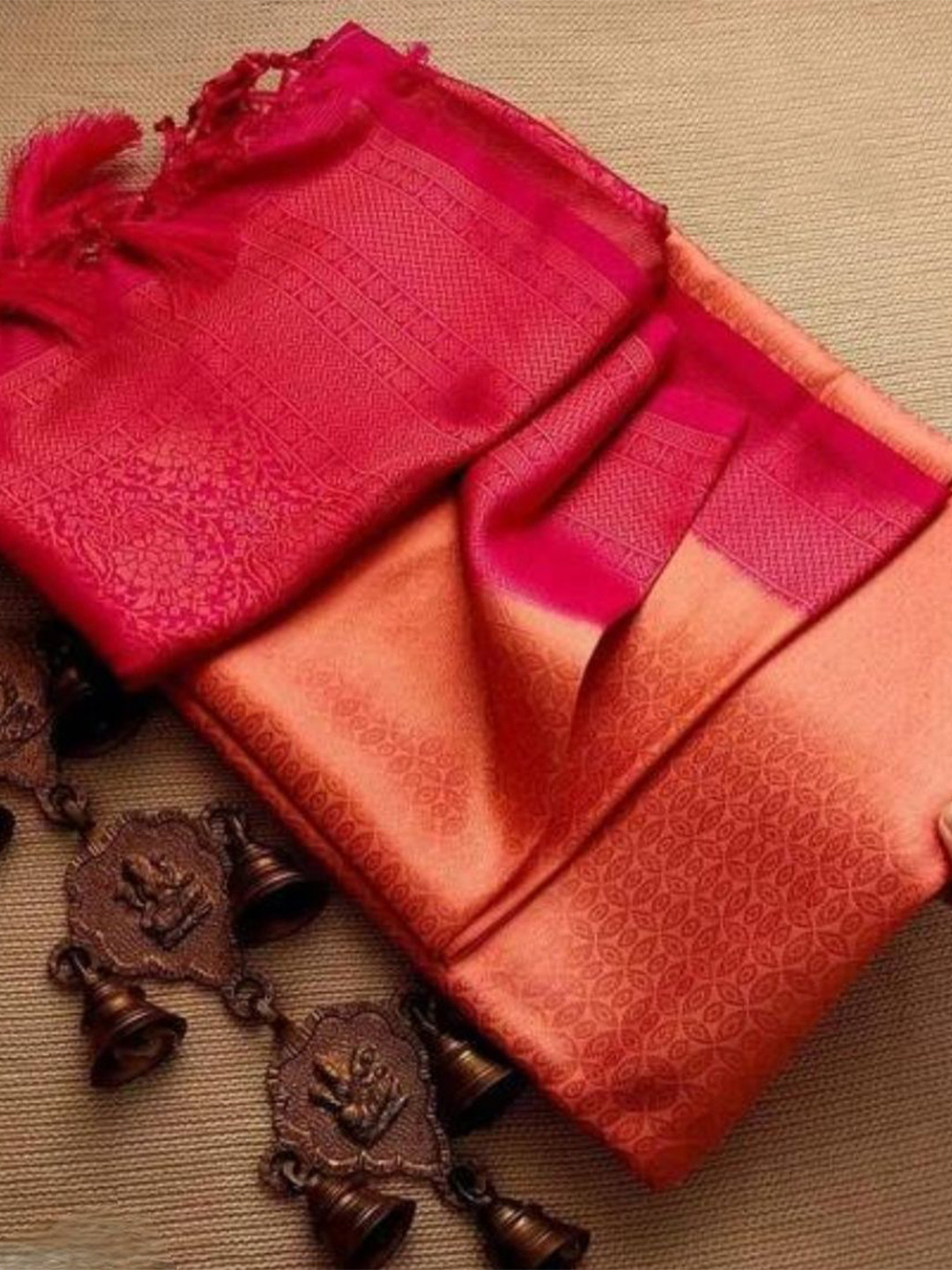 

DIVASTRI Ethnic Motifs Dyed Pure Silk Banarasi Saree, Peach