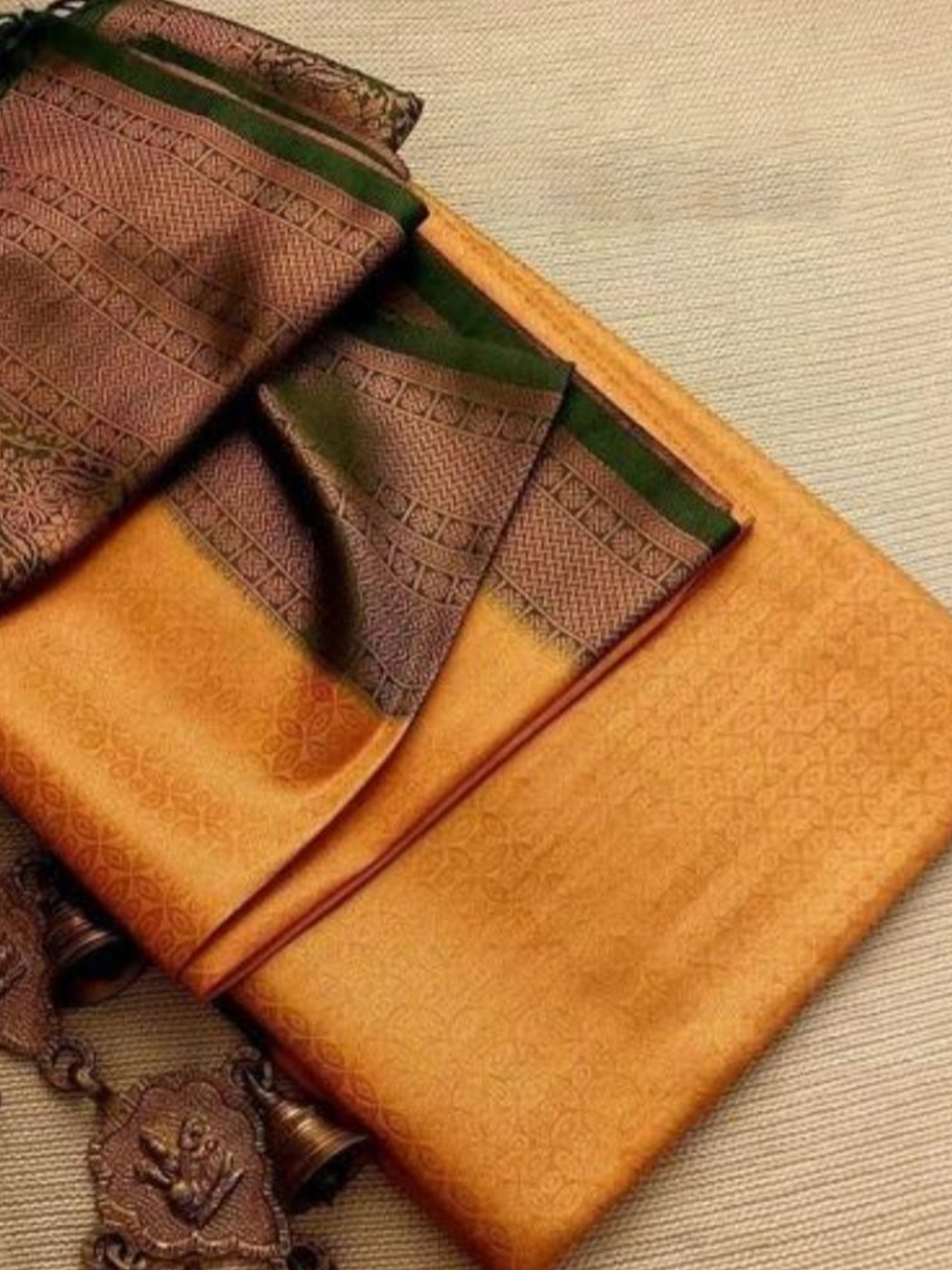 

DIVASTRI Ethnic Motifs Woven Design Pure Silk Banarasi Saree, Mustard