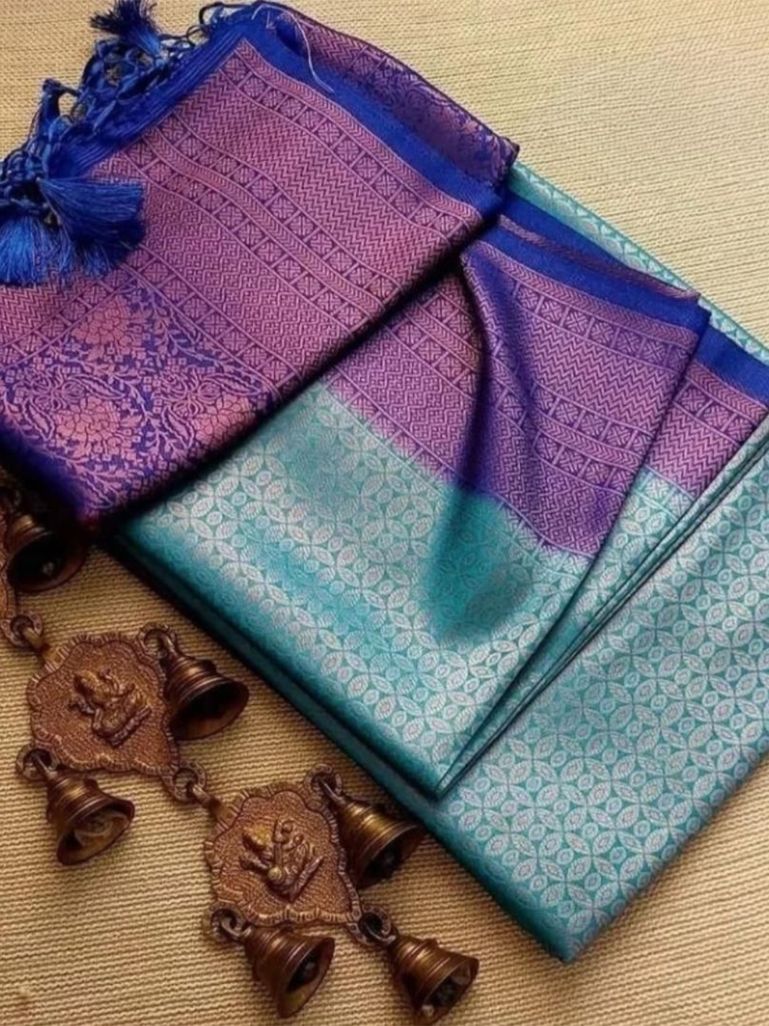 

DIVASTRI Ethnic Motifs Woven Design Pure Silk Banarasi Saree, Turquoise blue