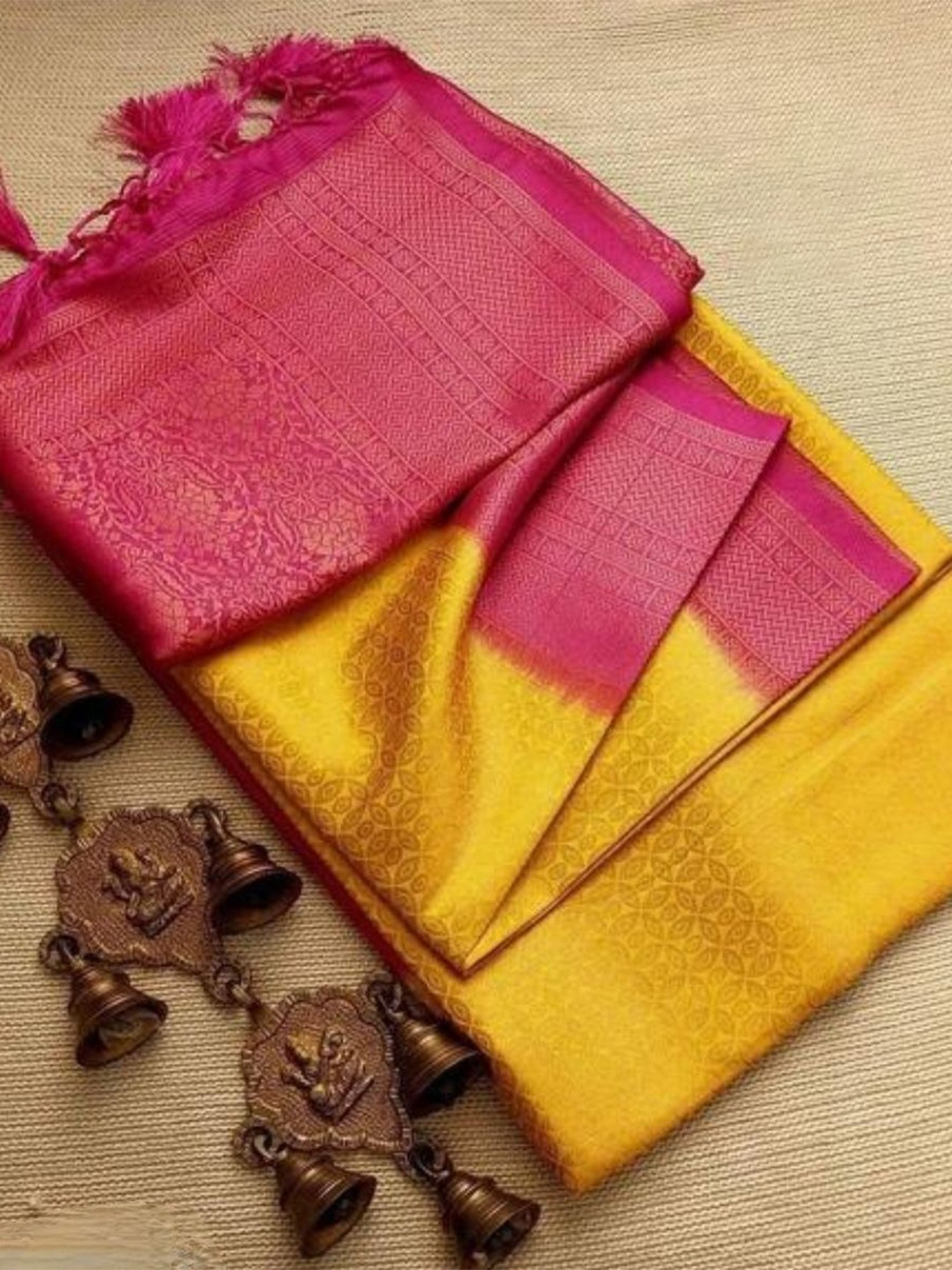 

DIVASTRI Ethnic Motifs Dyed Pure Silk Banarasi Saree, Yellow