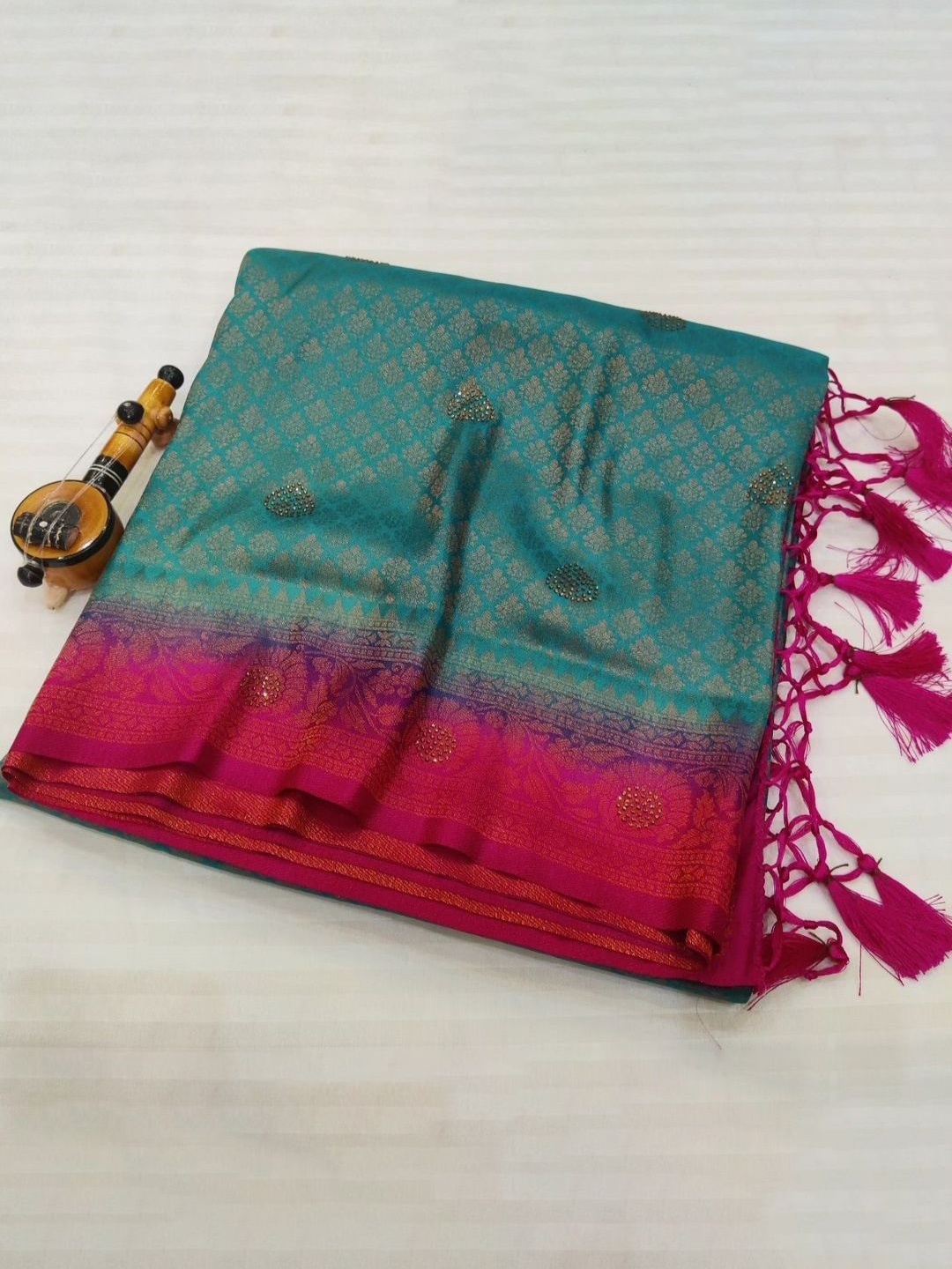 

DIVASTRI Ethnic Motifs Printed Beads and Stones Pure Silk Banarasi Saree, Turquoise blue