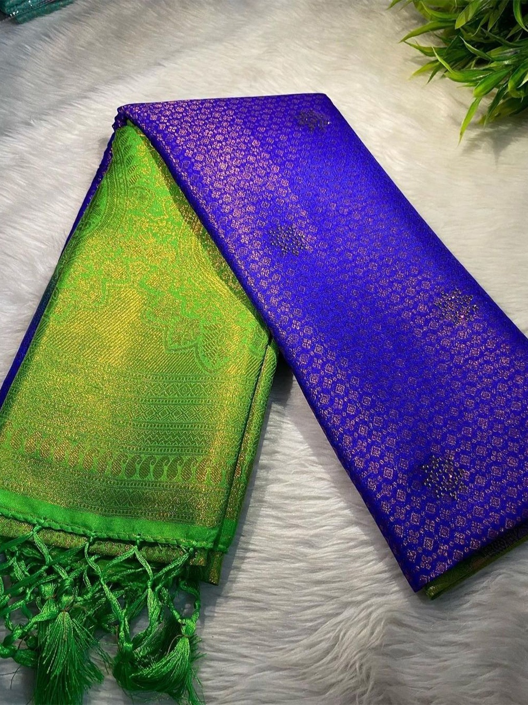 

DIVASTRI Ethnic Motifs Woven Design Pure Silk Banarasi Saree, Blue
