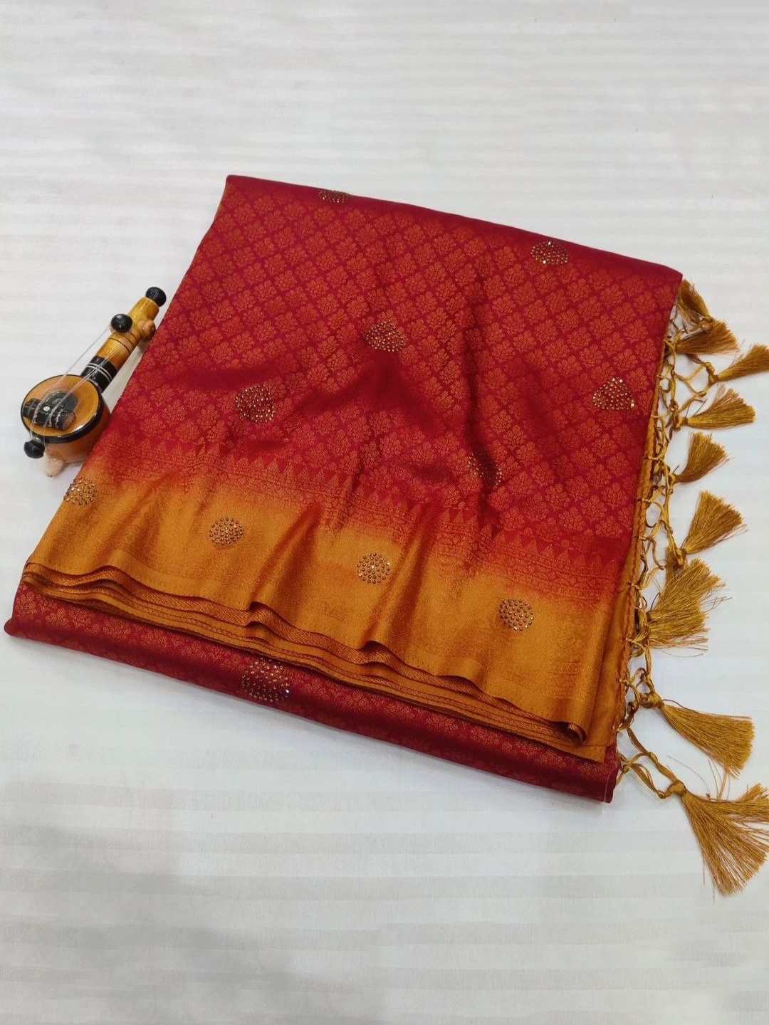 

DIVASTRI Ethnic Motifs Woven Design Pure Silk Banarasi Saree, Maroon