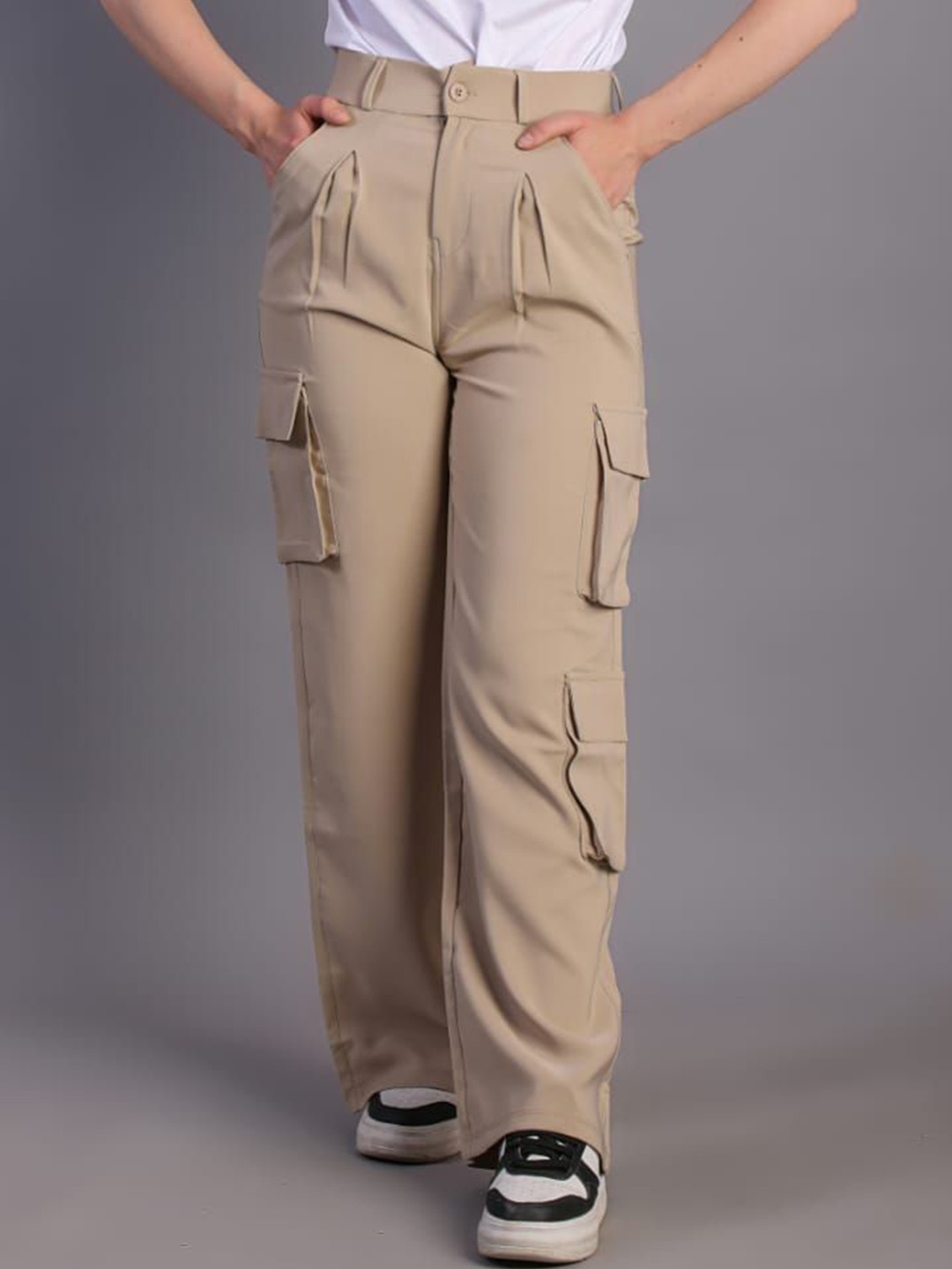 

HIGH BUY Women Relaxed Loose Fit High-Rise Pleated Cargos Trousers, Beige