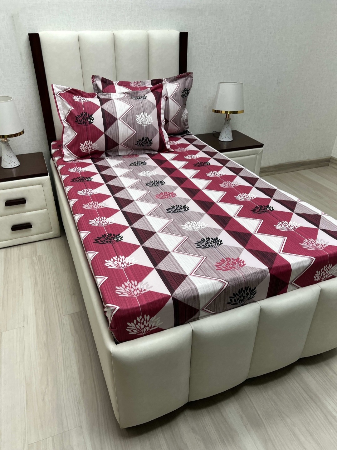 

Pure Decor Cotton Single Bed Size Bedsheet With 2 Pillow Covers 1.73m X 2.36m, Red