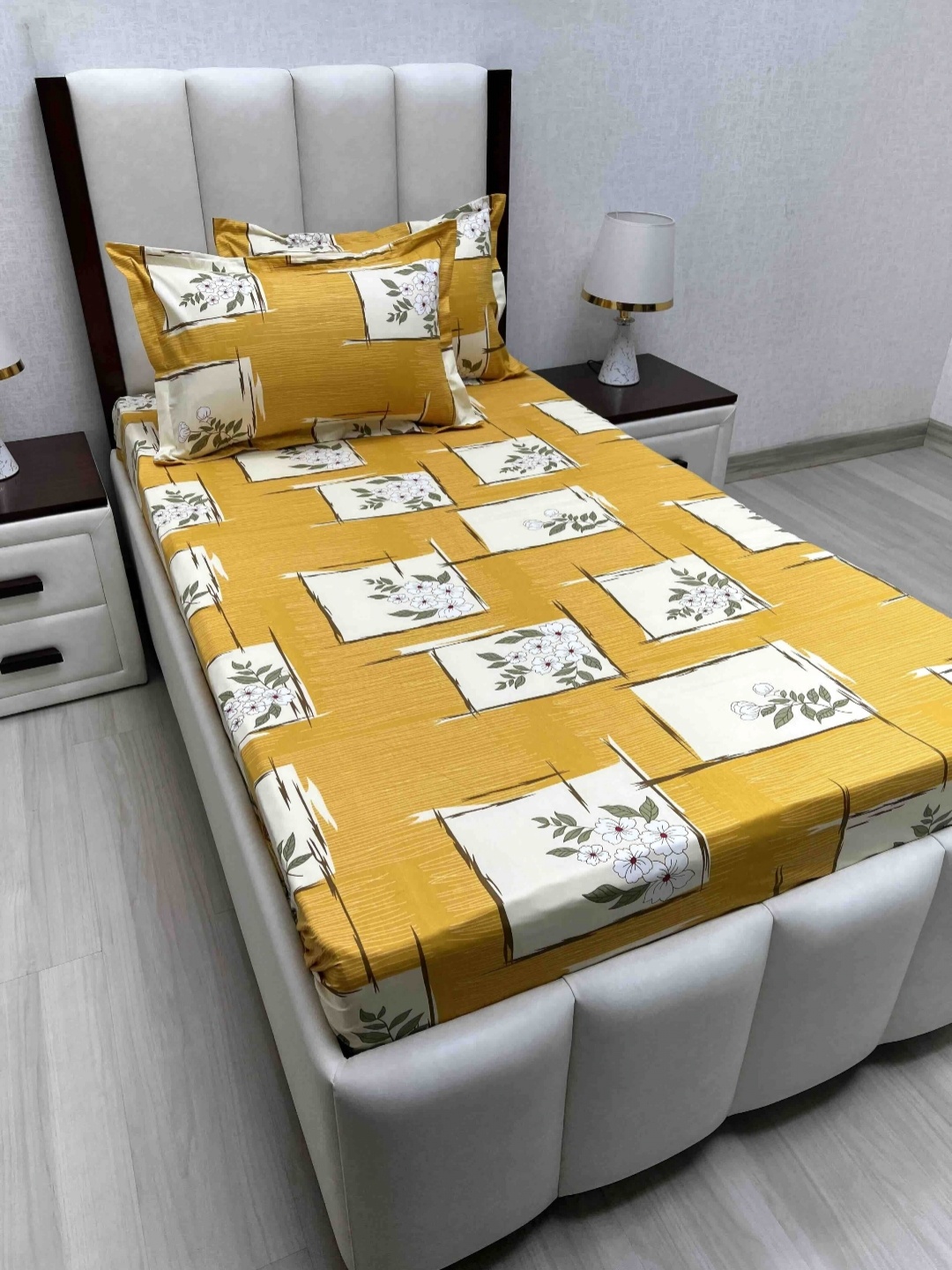 

Pure Decor Lounge Yellow Printed 220 TC Pure Cotton Single Bedsheet Set-1.73 m x 2.36 m