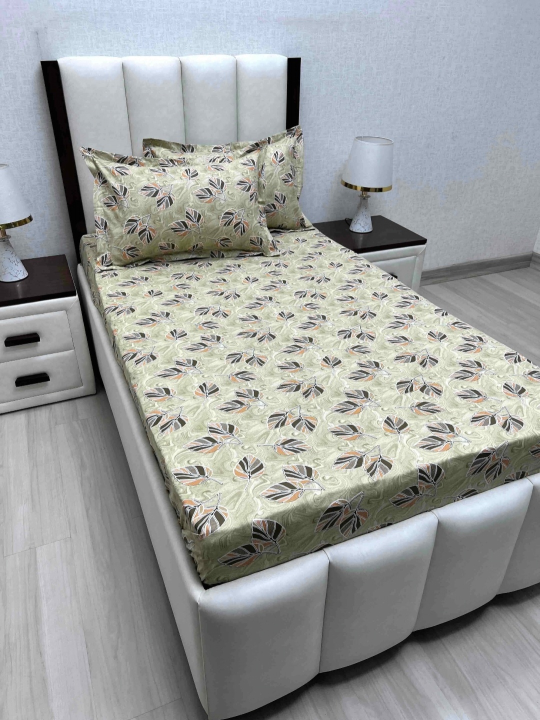 

Pure Decor Green Floral Printed Pure Cotton 220 TC Single Bedsheet Set-1.73 m x 2.36 m