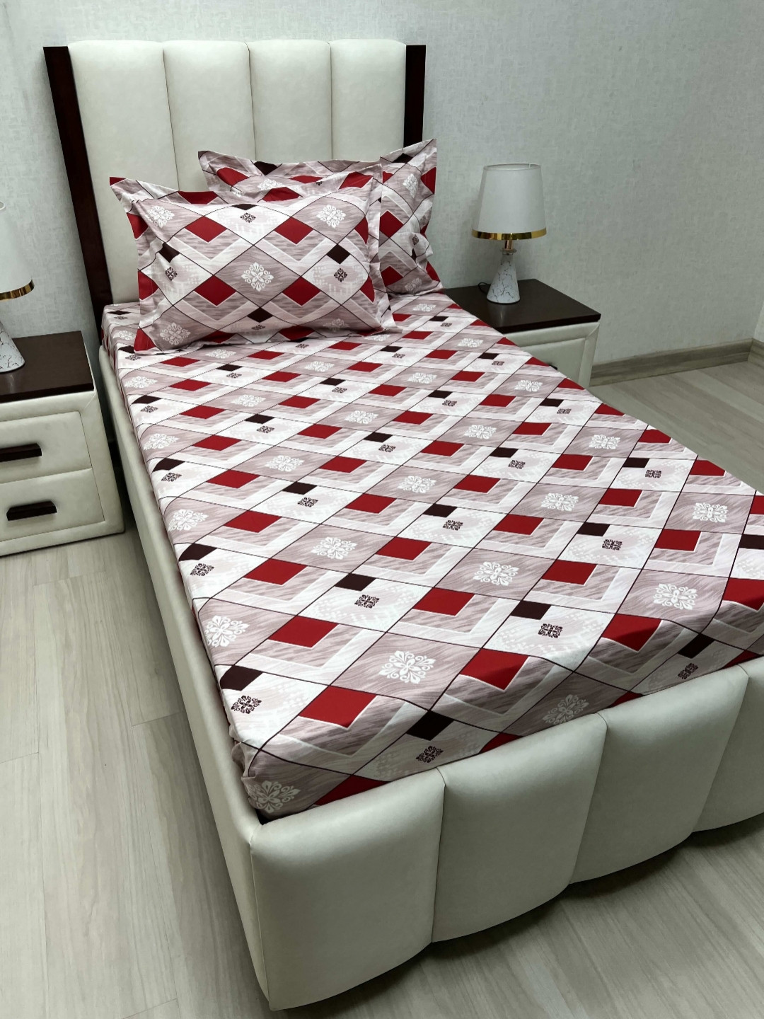 

Pure Decor White & Maroon Geometric Pure Cotton 210 TC Single Bedsheet Set 1.73 m x 2.36 m
