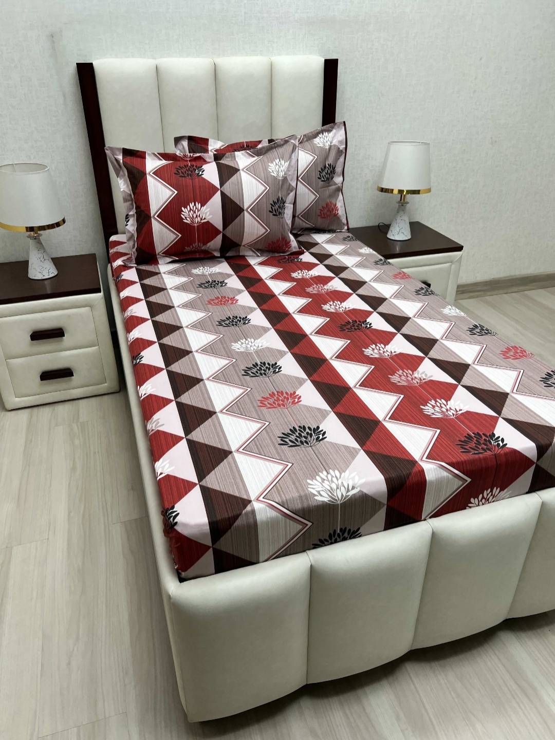 

Pure Decor Cotton Single Bed Size Bedsheet With 2 Pillow Covers 1.73m X 2.36m, Red
