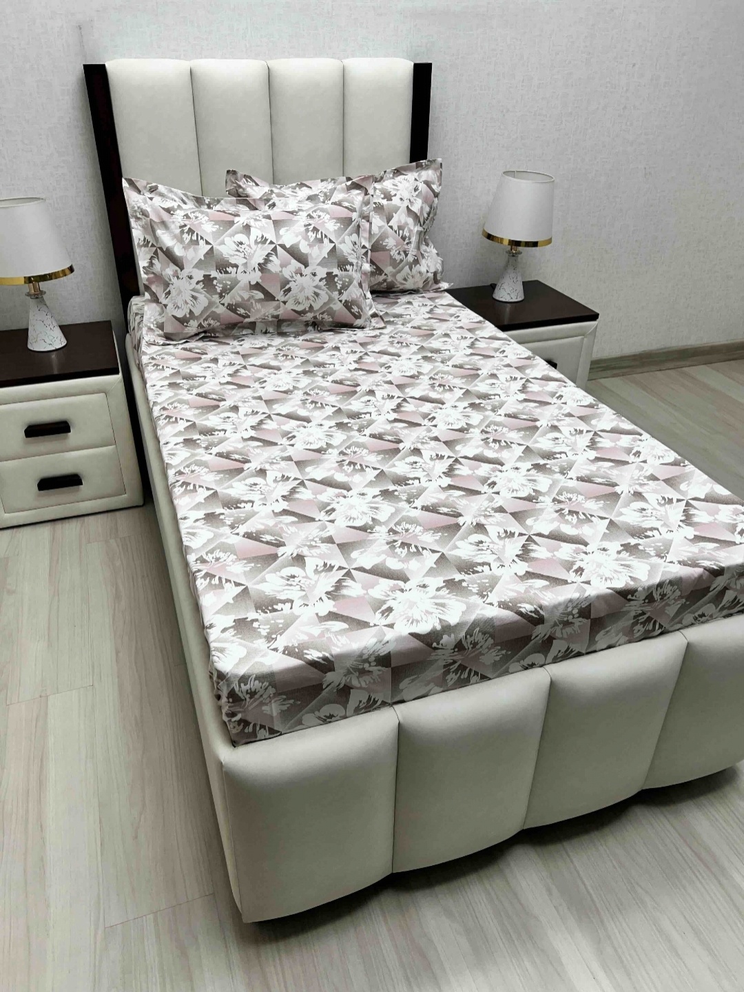 

Pure Decor Cotton Single Bed Size Bedsheet With 2 Pillow Covers 1.73m X 2.36m, Pink
