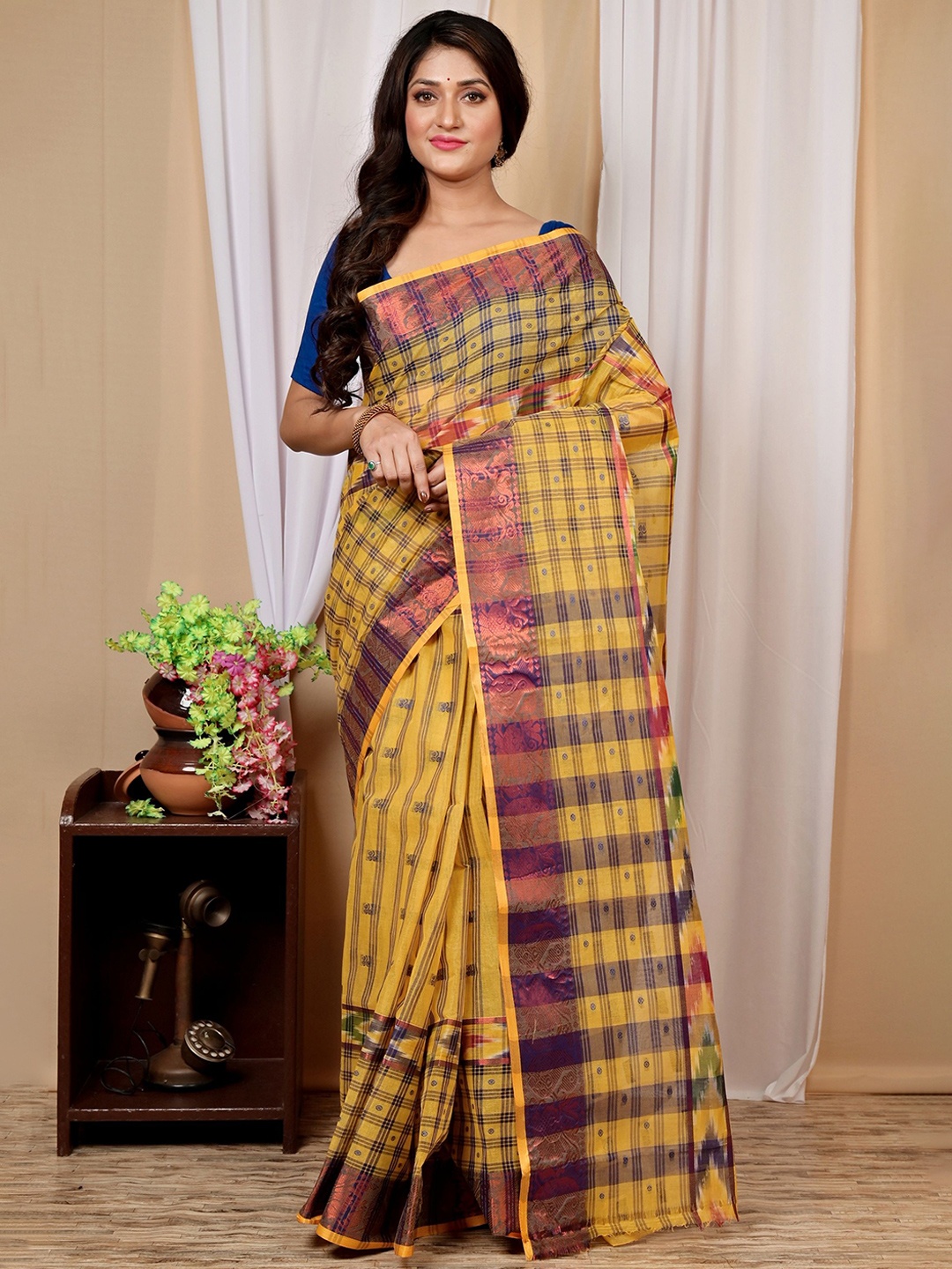 

Ruuprekha Woven Design Zari Pure Cotton Taant Saree, Yellow