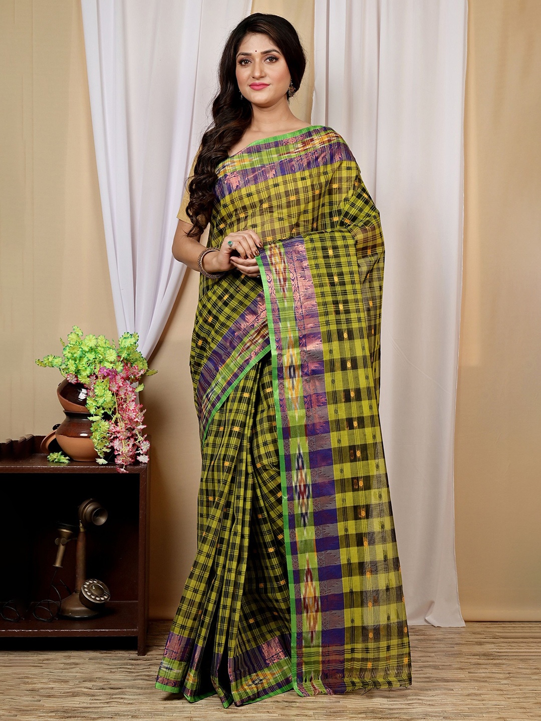 

Ruuprekha Woven Design Pure Cotton Fusion Taant Saree, Green