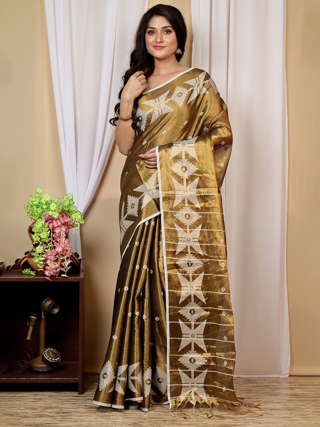 

Ruuprekha Woven Design Tussar Saree, Yellow