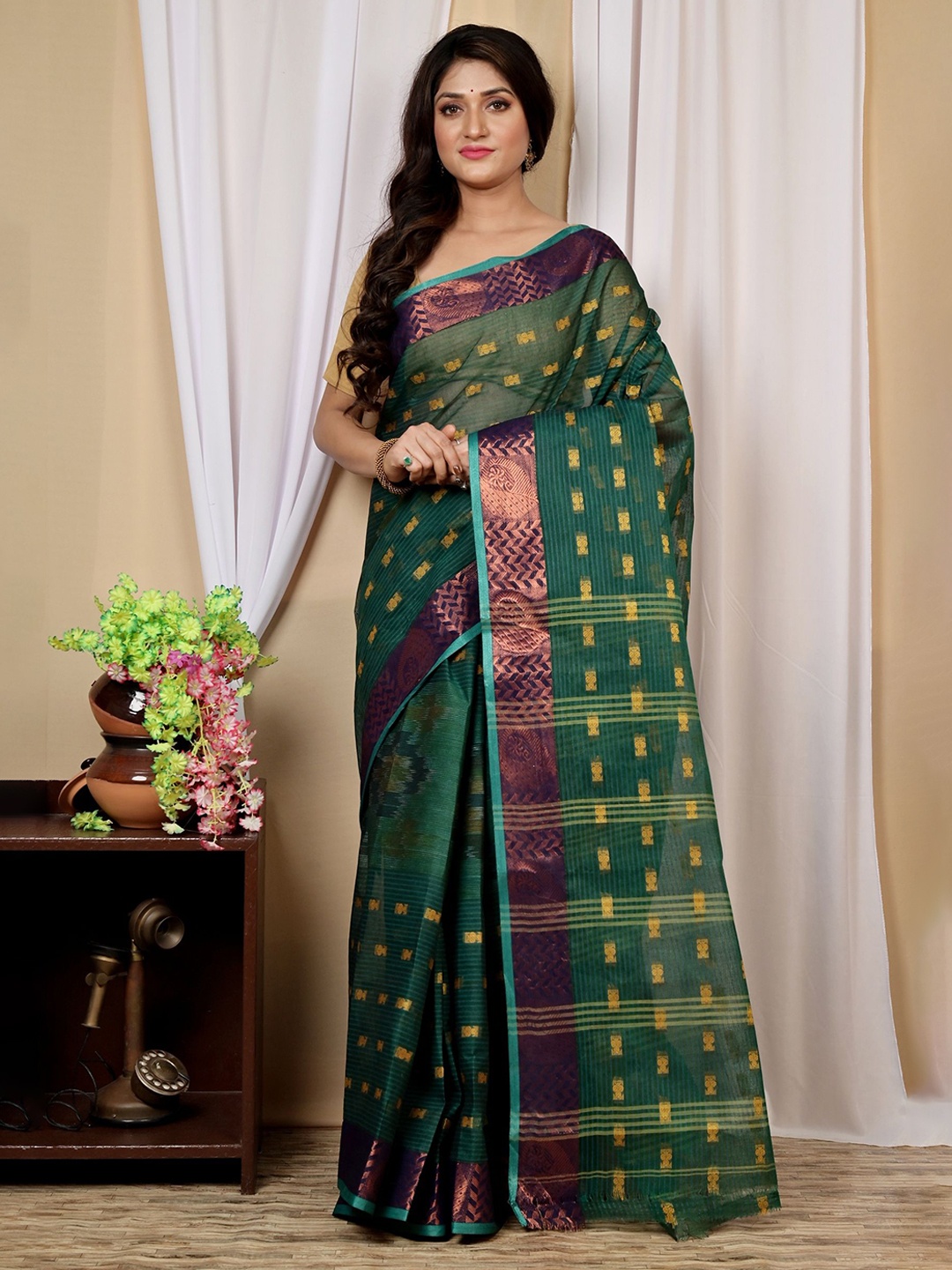 

Ruuprekha Woven Design Pure Cotton Fusion Taant Saree, Green