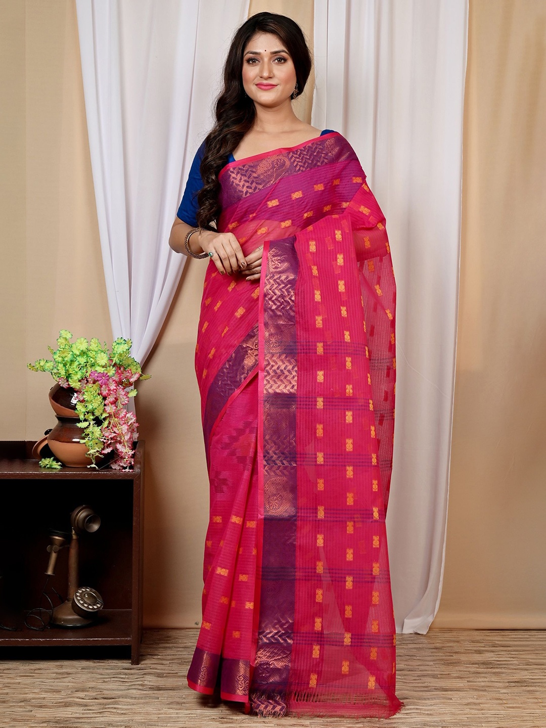 

Ruuprekha Woven Design Pure Cotton Taant Saree, Pink