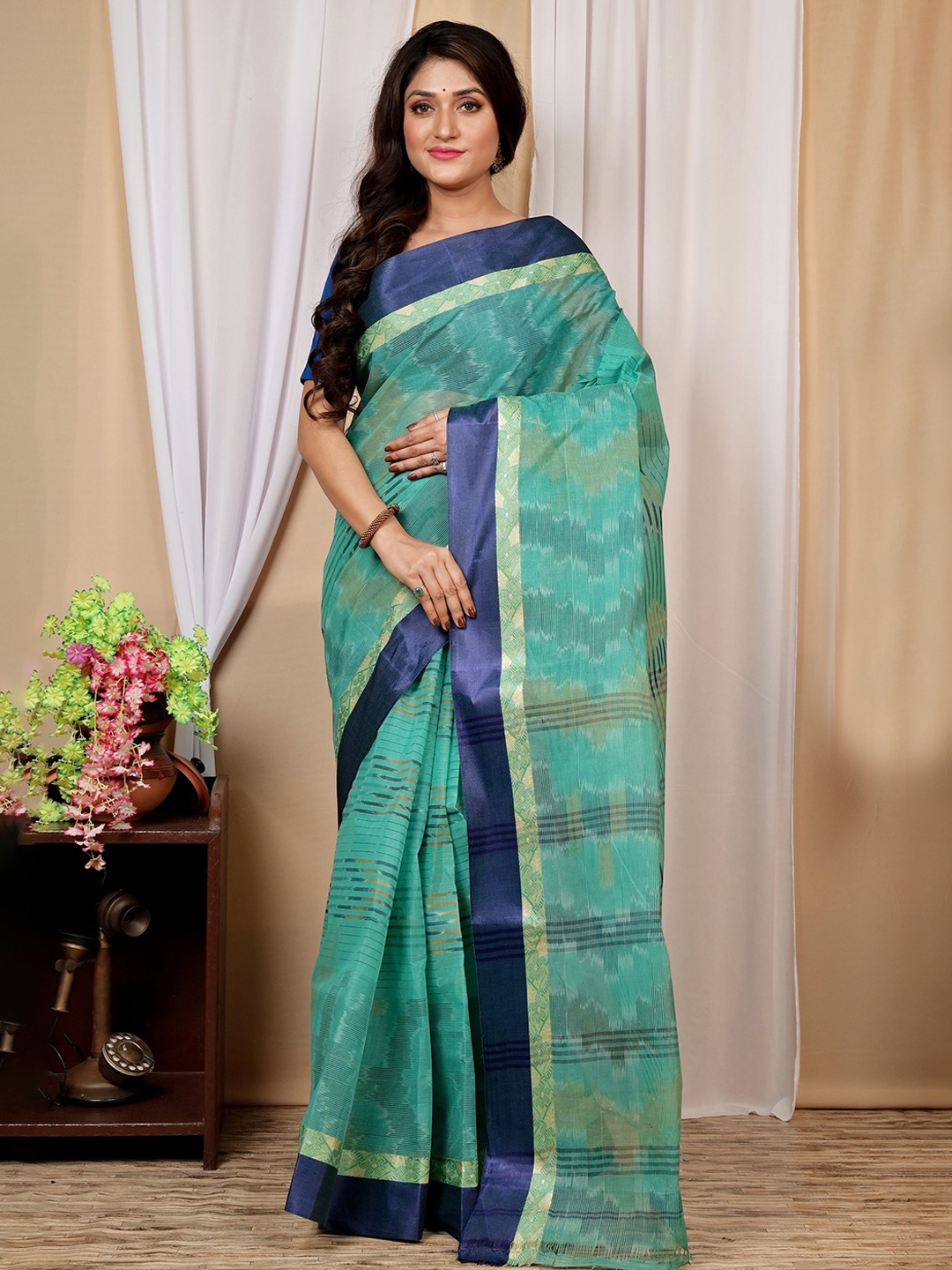 

Ruuprekha Woven Design Pure Cotton Fusion Taant Saree, Coral