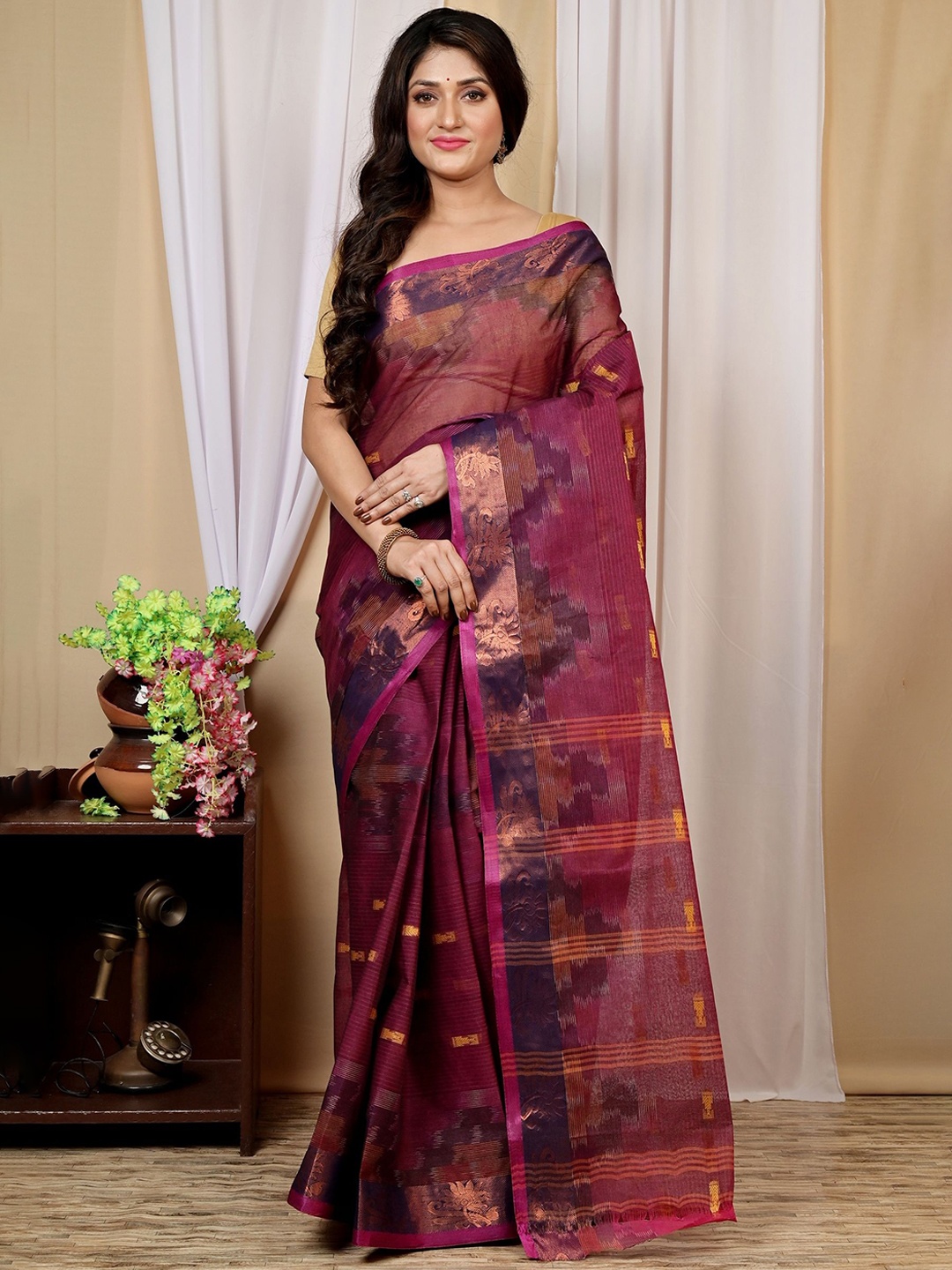 

Ruuprekha Woven Design Pure Cotton Taant Saree, Maroon