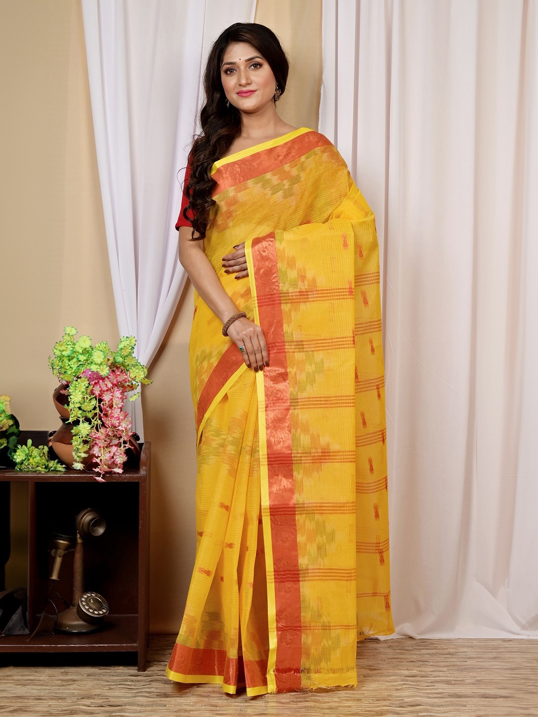 

Ruuprekha Woven Design Pure Cotton Taant Saree, Yellow