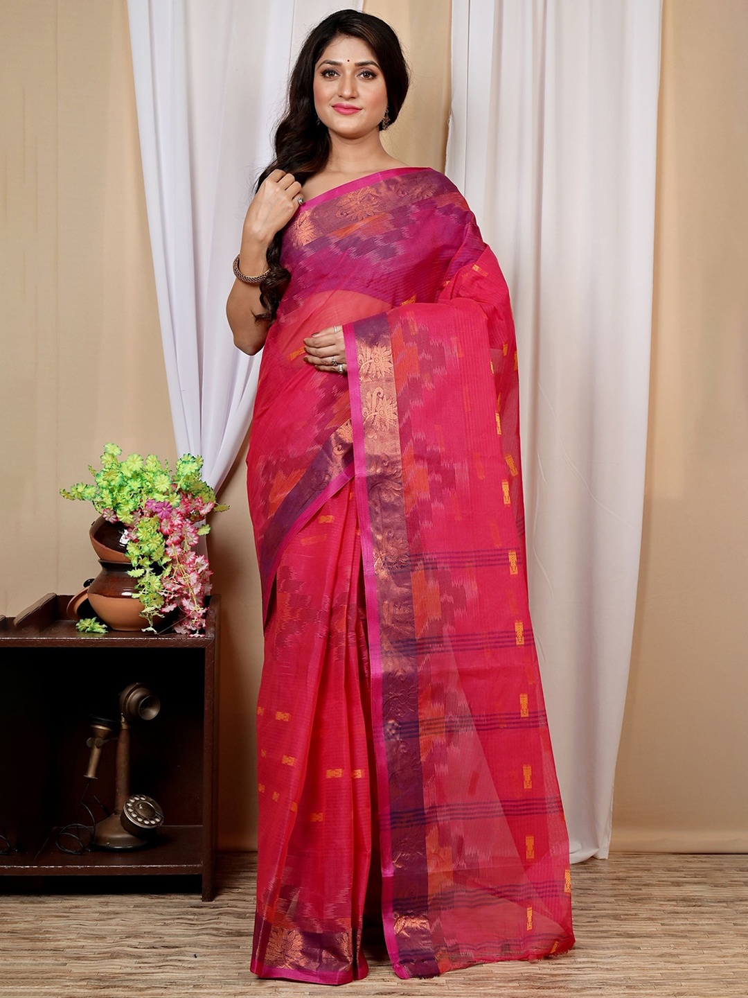 

Ruuprekha Woven Design Pure Cotton Taant Saree, Pink
