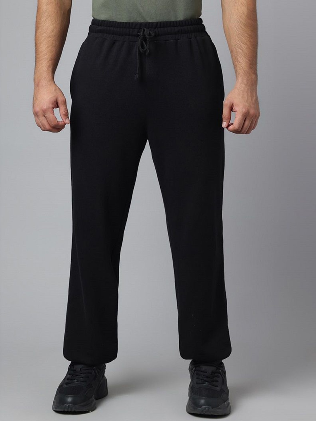 

MuscleBlaze Carnage Jogger, Black
