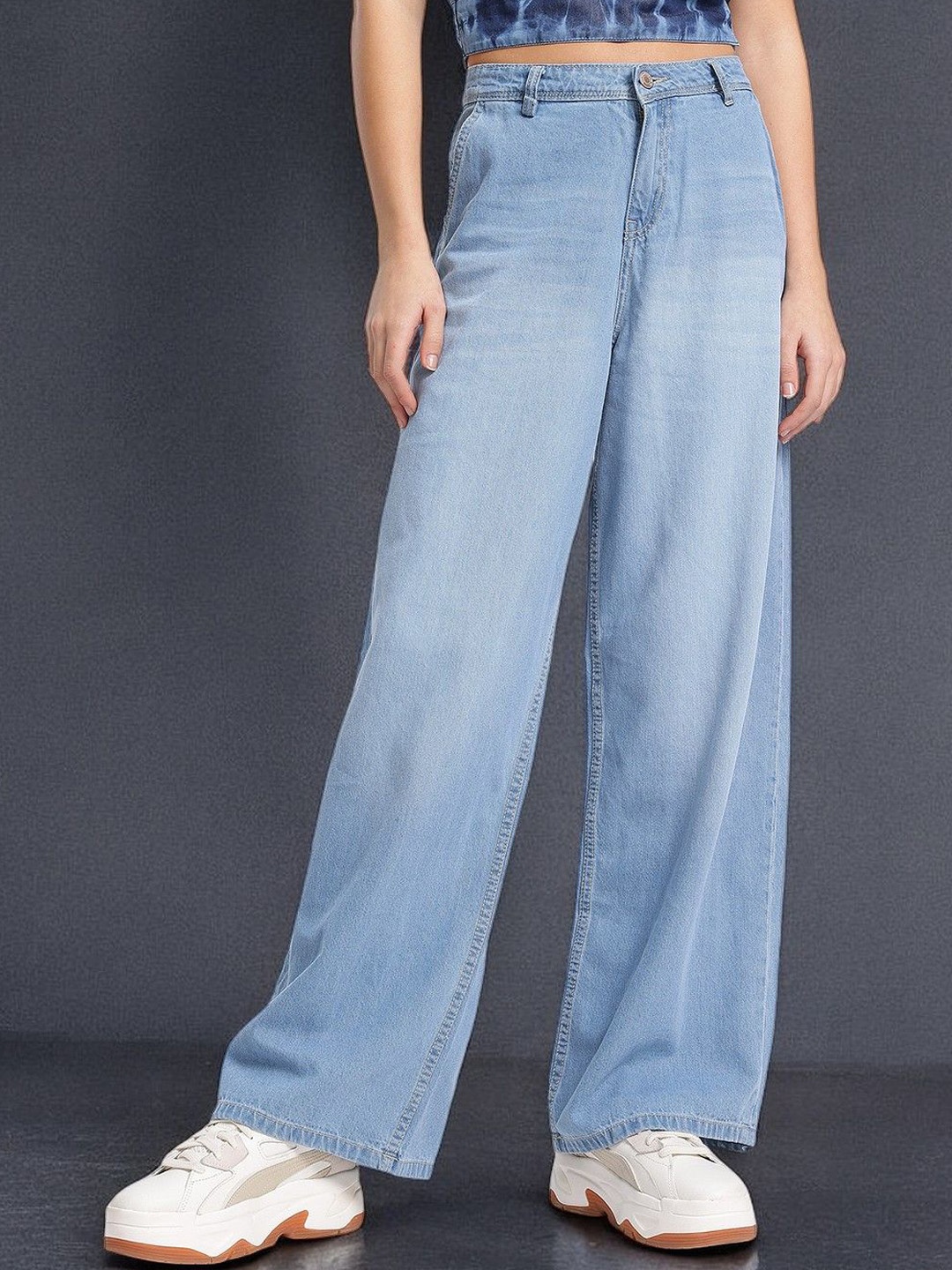 

Mast & Harbour Women Wide Leg Low-Rise Light Fade Jeans, Blue