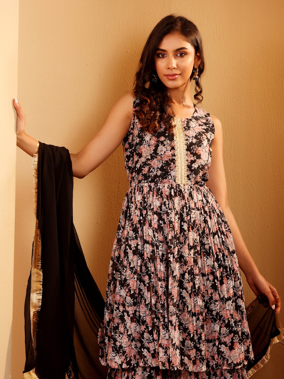 

Varanga Floral Printed Round Neck Empire Anarkali Kurta With Sharara And Dupatta, Black