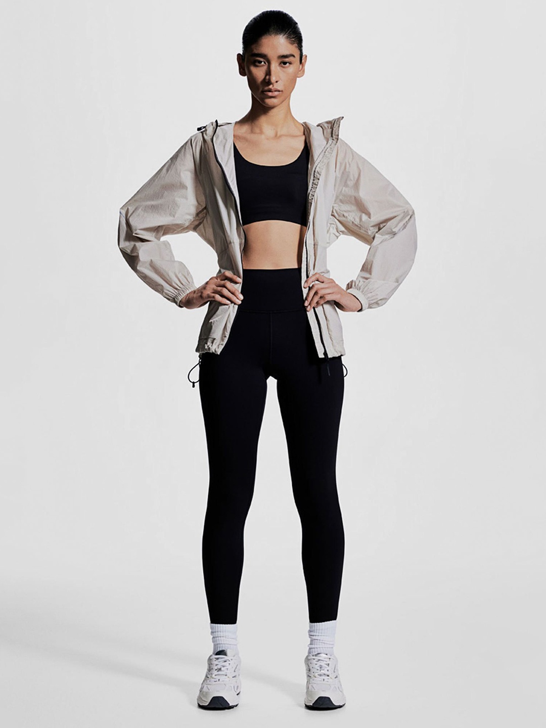 

H&M Medium Support Sports Bra In Dry Move, Black