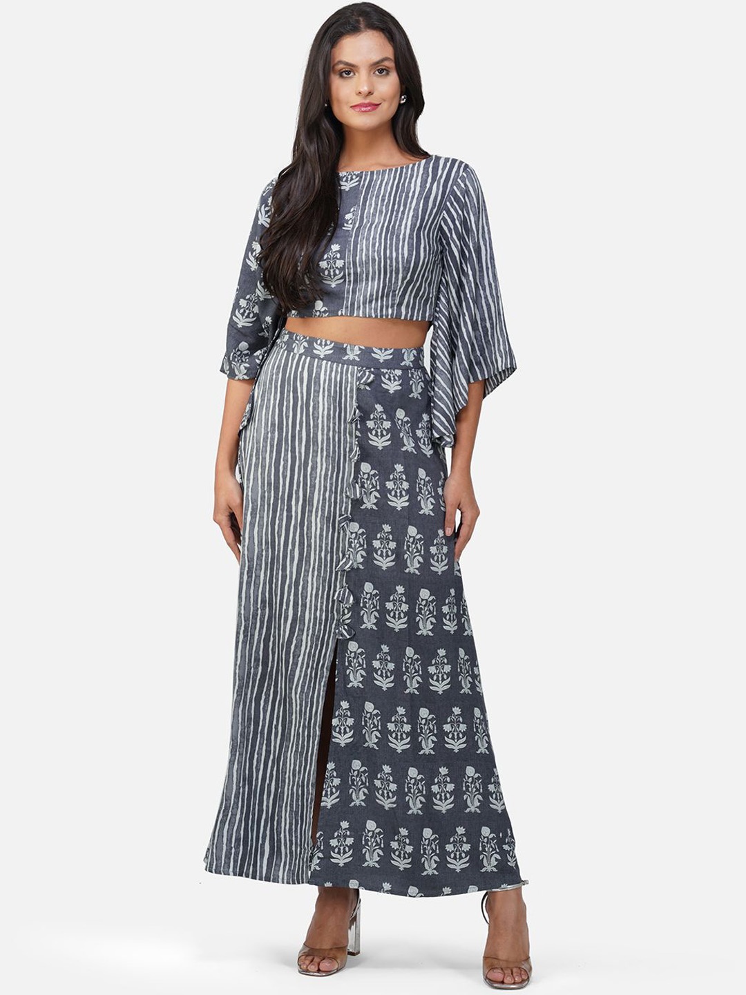 

Stitchinc Floral Printed Round Neck Top With Skirt, Blue