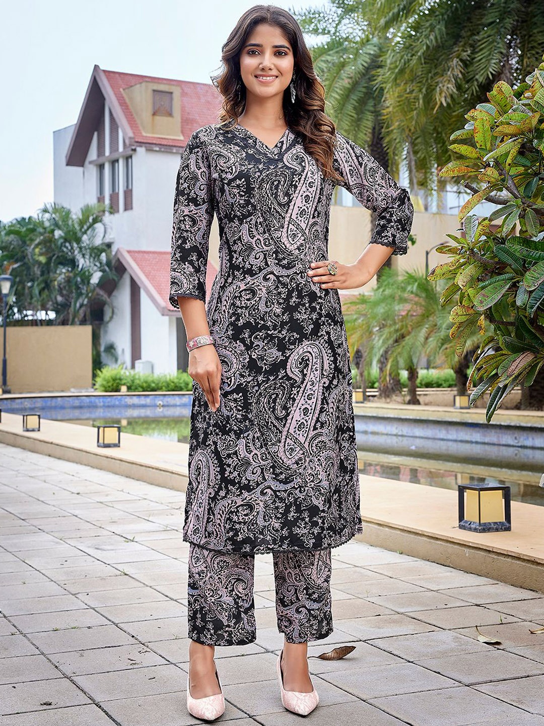 

Royal Export Printed V-Neck Tunic With Trousers, Black