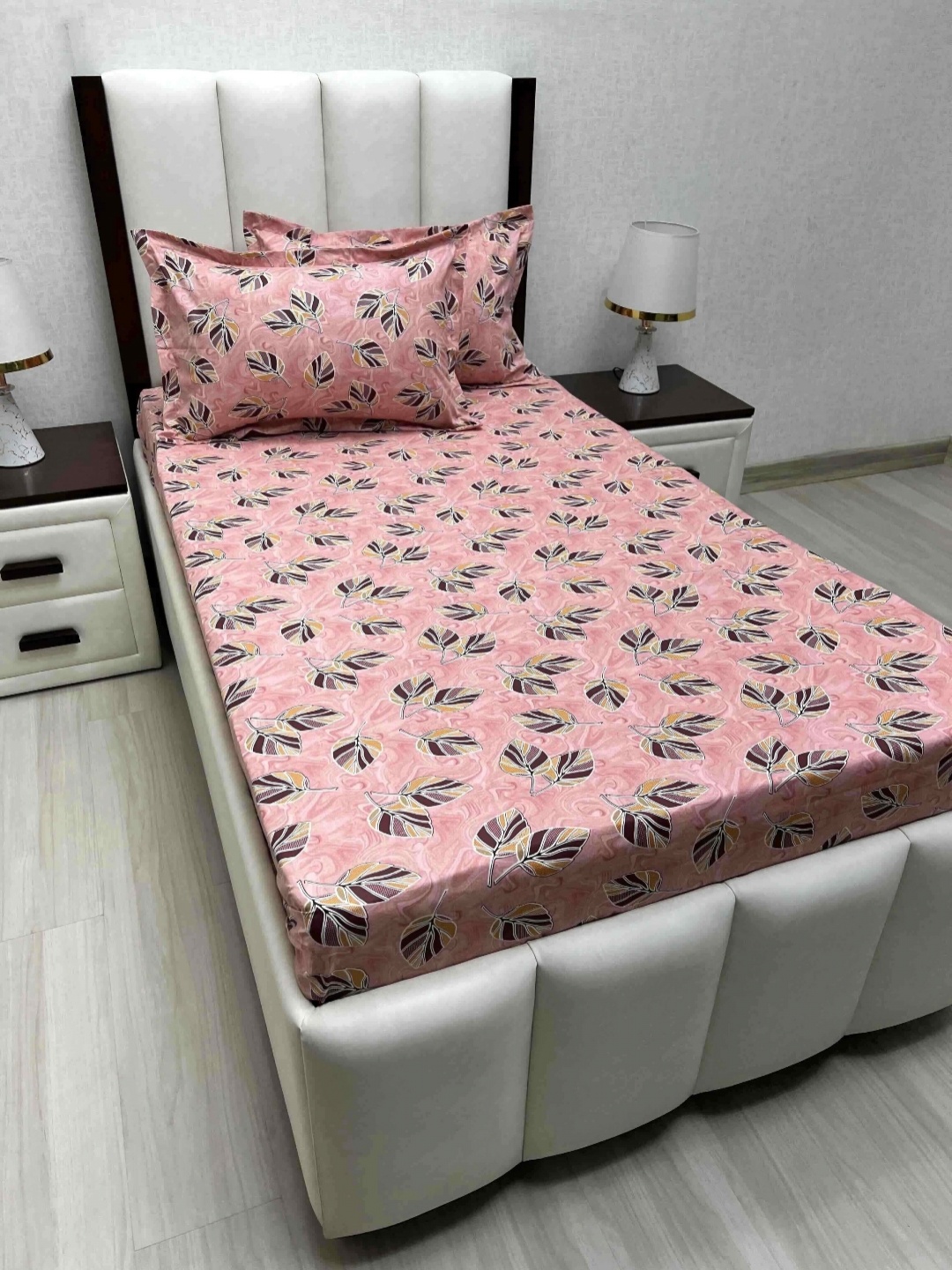 

Pure Decor Lounge Pink Printed Pure Cotton 200 TC Single Bedsheet Set 1.73 m x 2.36 m